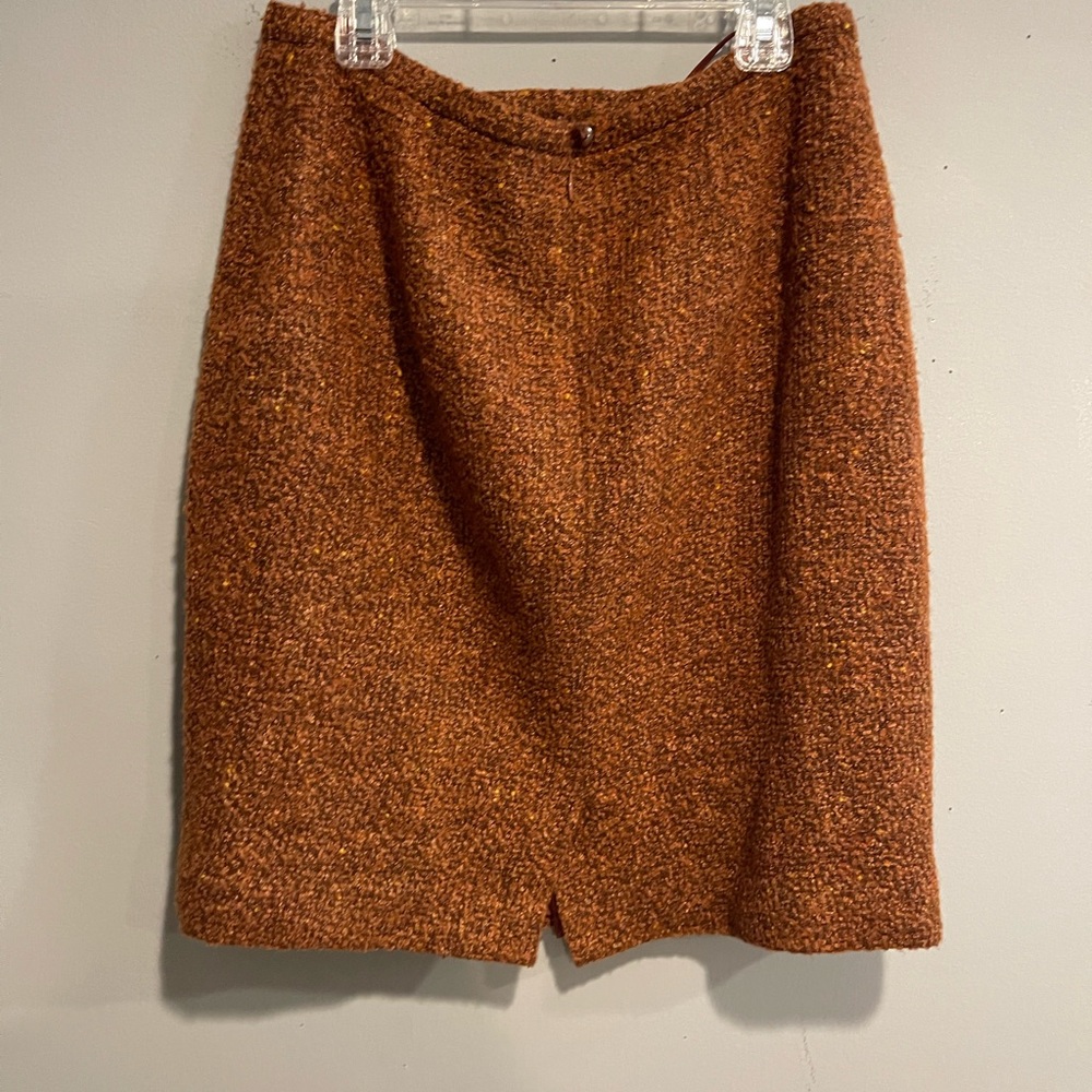 Nice skirt - Picture 2 of 2